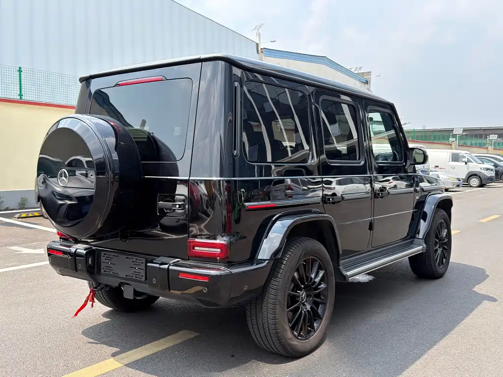 Mercedes-Benz G-Class 2024 — фото 15