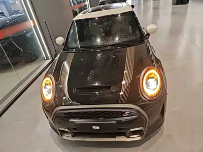 MINI MINI 2023