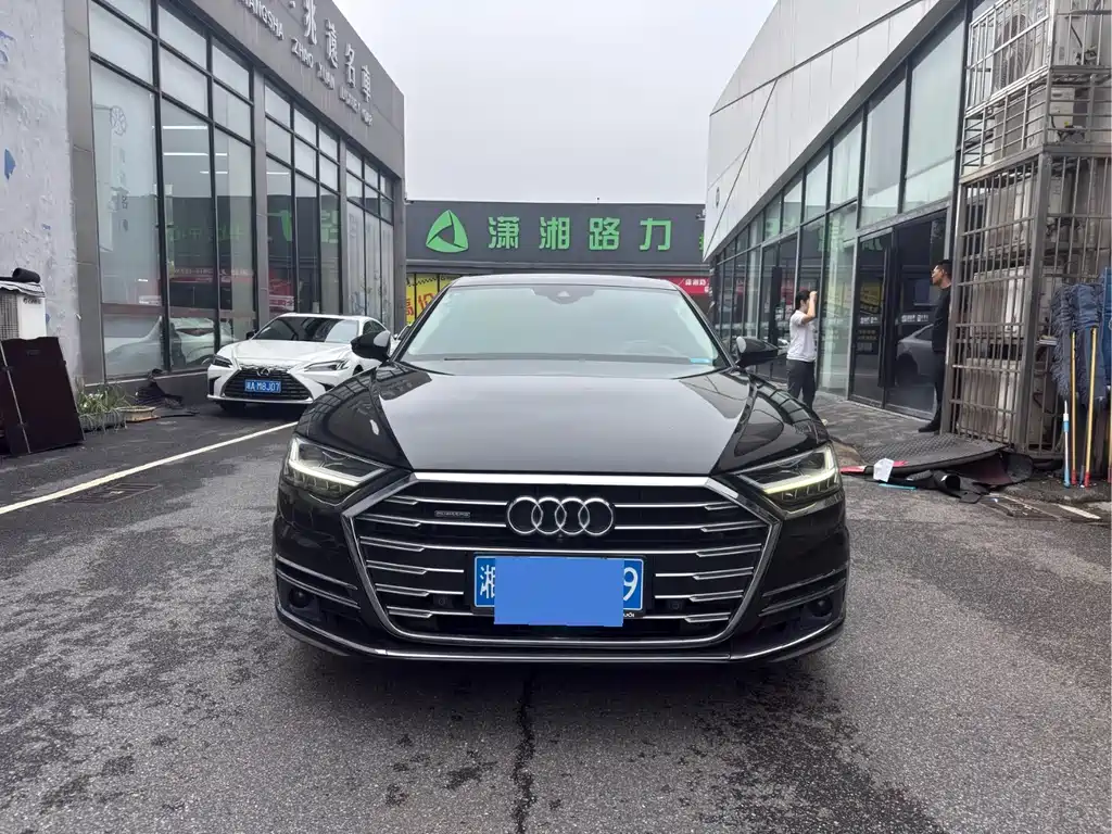 Audi A8 2019 — фото 2