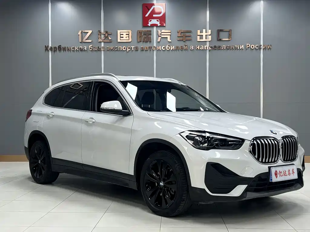 BMW X1 2021 — фото 3