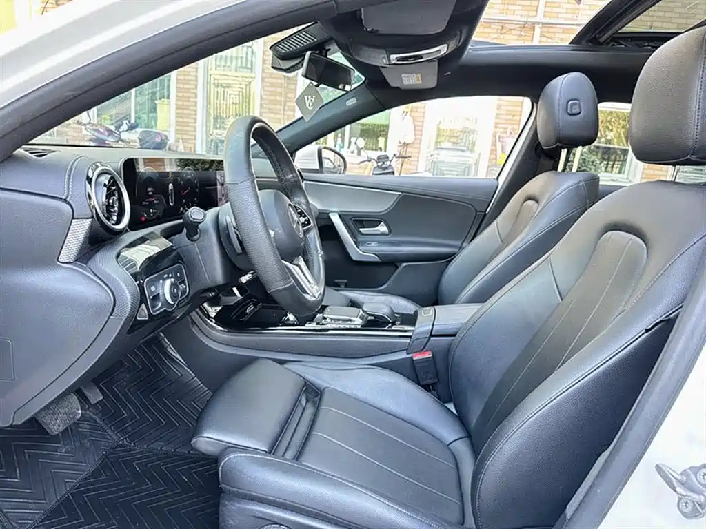 Mercedes-Benz A-Class 2020 — фото 8