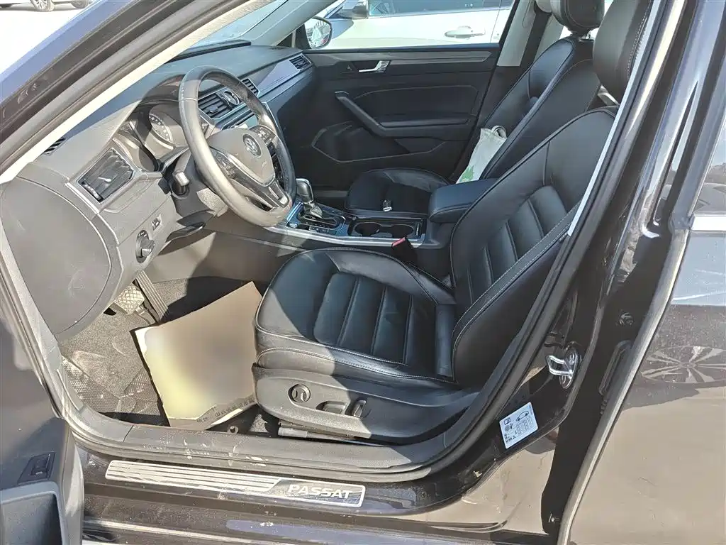 Volkswagen Passat 2018 — фото 15