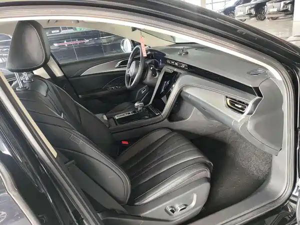 Hongqi H5 2024