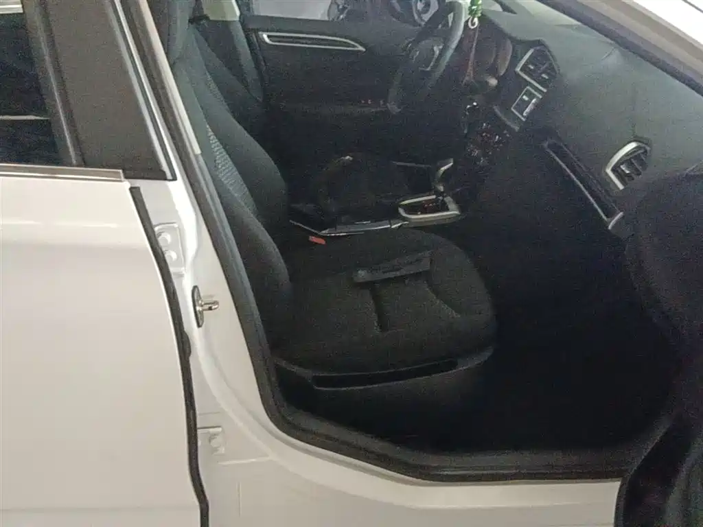 Citroen C4L 2015 — фото 25