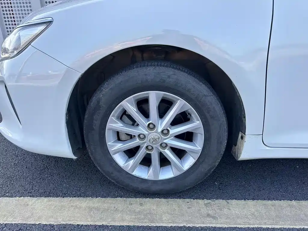 Toyota Camry 2016 — фото 18