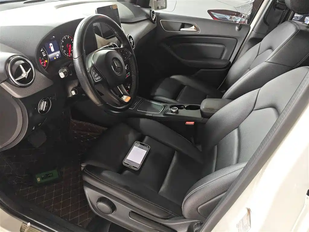 Mercedes-Benz B-Class 2018 — фото 10