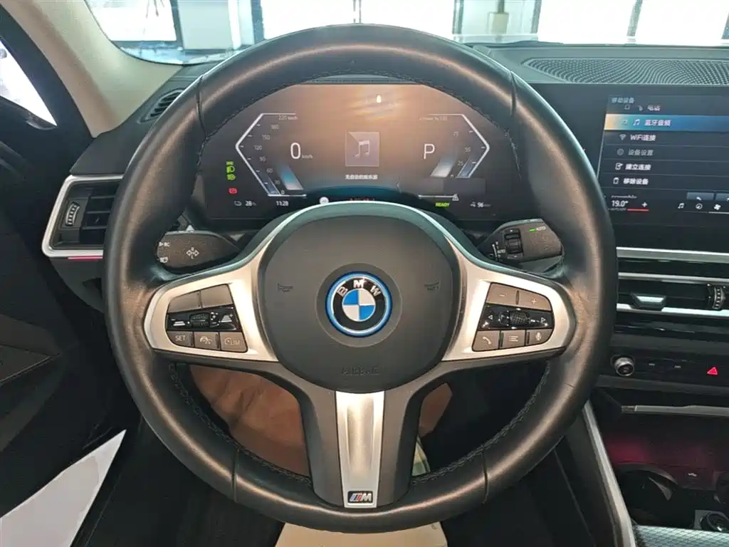 BMW i3 2024 — фото 11