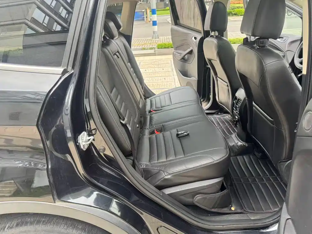 Ford Kuga 2015 — фото 20