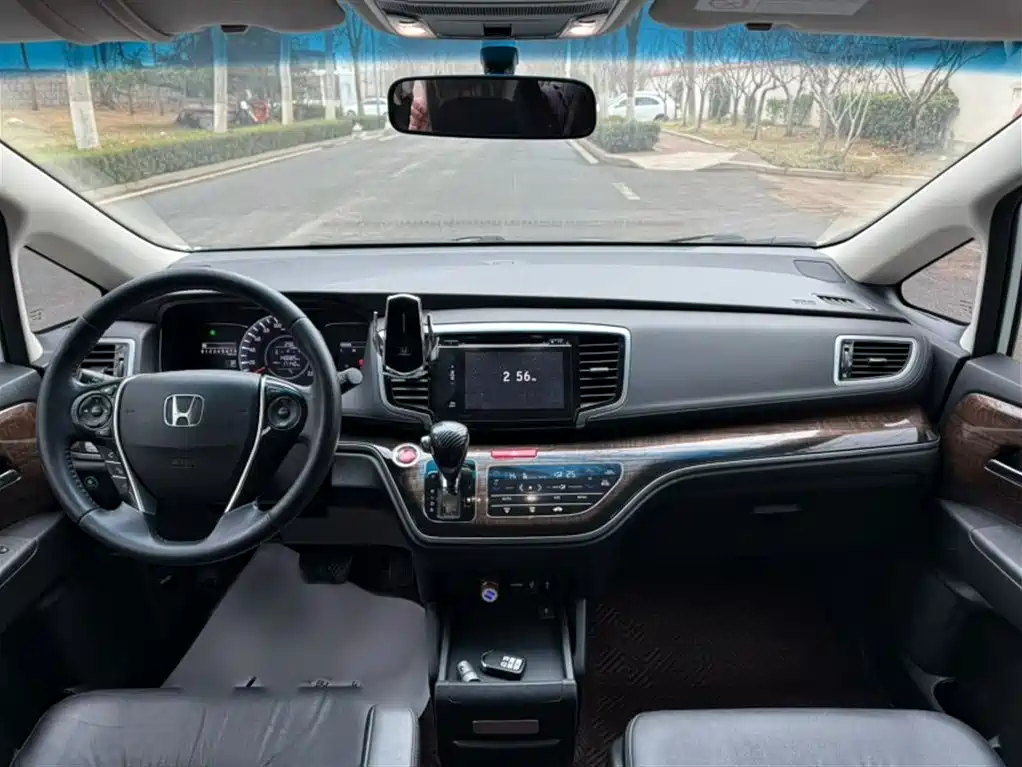 Honda Odyssey 2019 — фото 19
