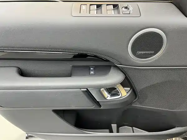 Land Rover Discovery 2024