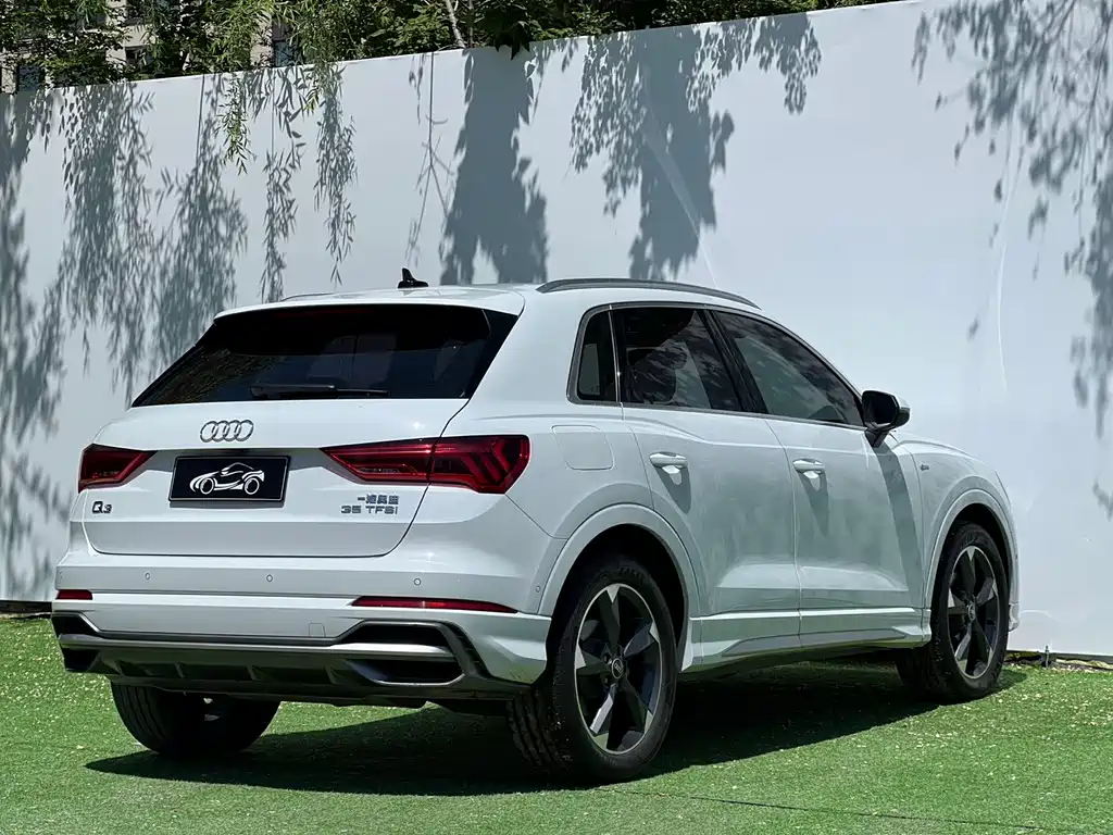 Audi Q3 2022 — фото 7
