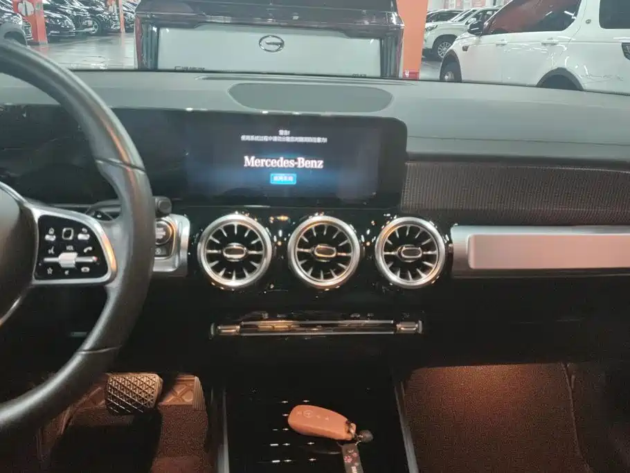 Mercedes-Benz GLB 2021 — фото 13