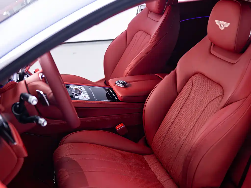 Bentley Continental 2023 — фото 13