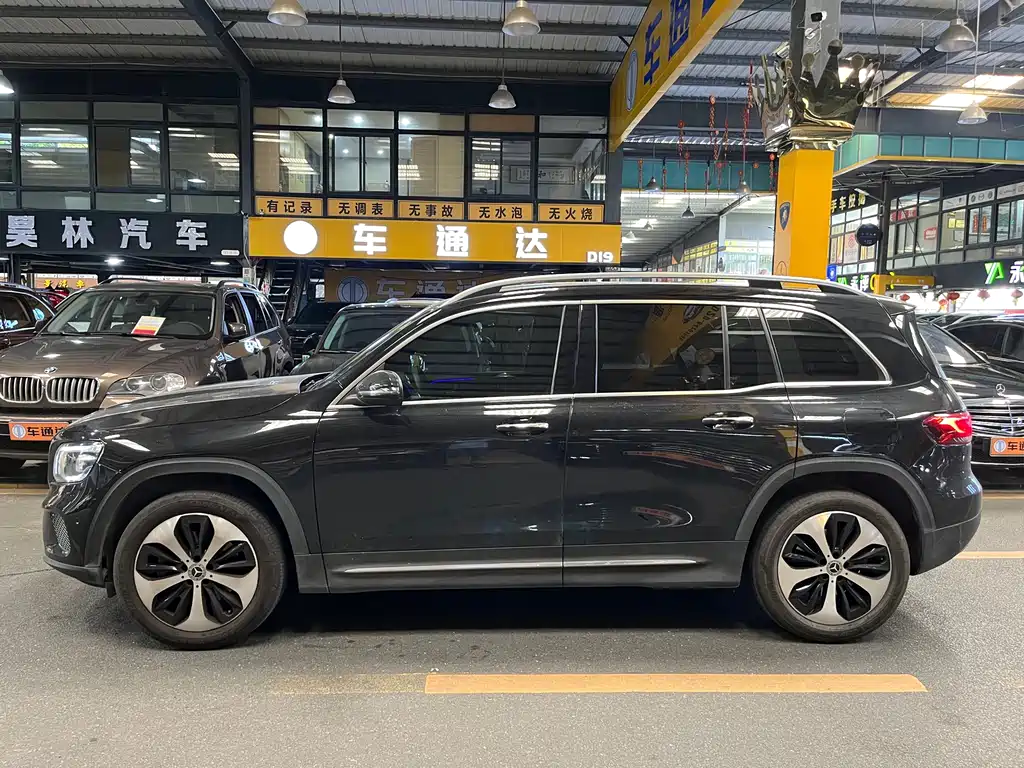 Mercedes-Benz GLB 2023 — фото 3
