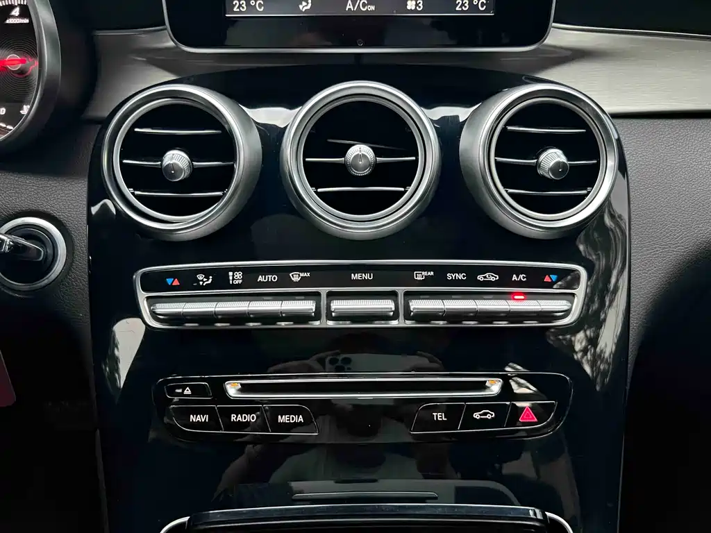 Mercedes-Benz GLC 2017 — фото 21