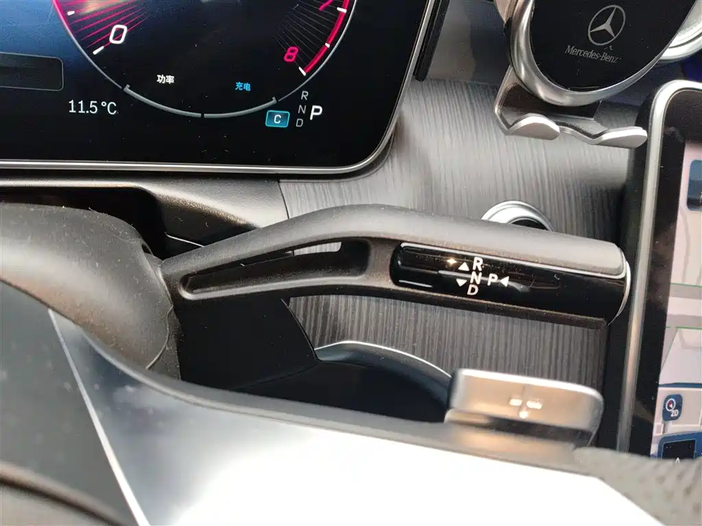 Mercedes-Benz C-Class 2023 — фото 6