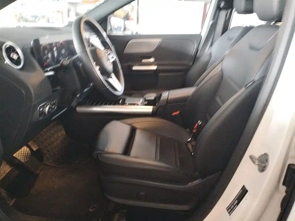 Mercedes-Benz GLA 2023 — фото 11