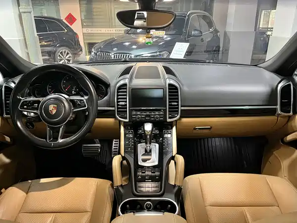 Porsche Cayenne 2015