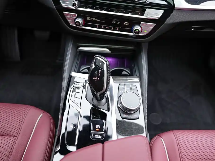 BMW 5 Series 2023 — фото 13