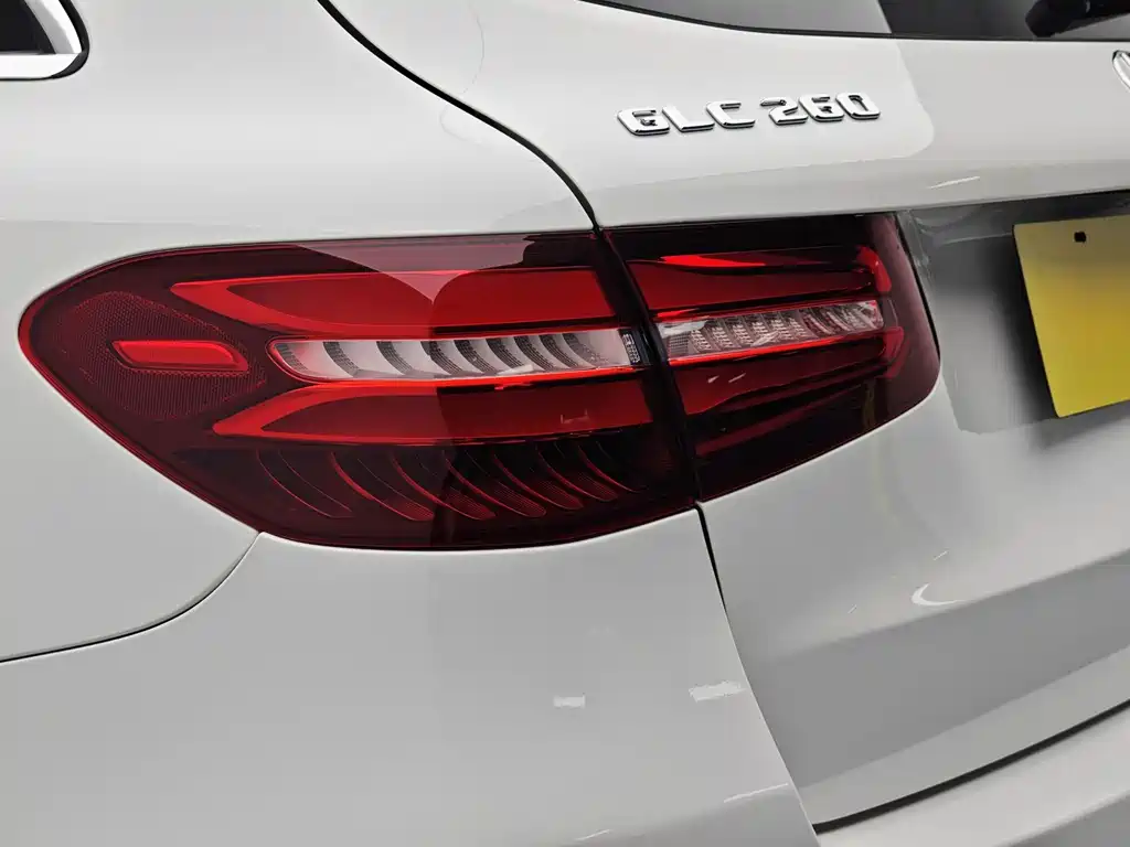 Mercedes-Benz GLC 2018 — фото 19