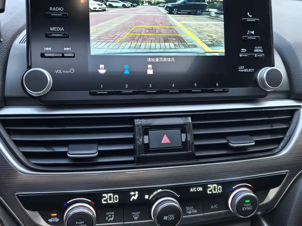Honda Accord 2020 — фото 18