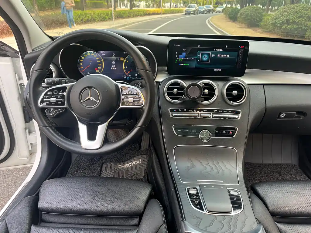 Mercedes-Benz C-Class 2019 — фото 10