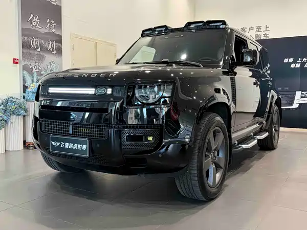Land Rover Defender 2026