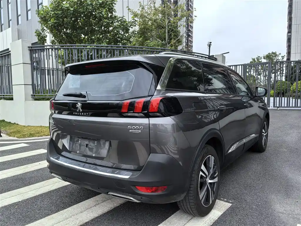 Peugeot 5008 2018 — фото 22