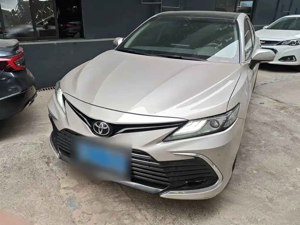 Toyota Camry 2021 — фото 2