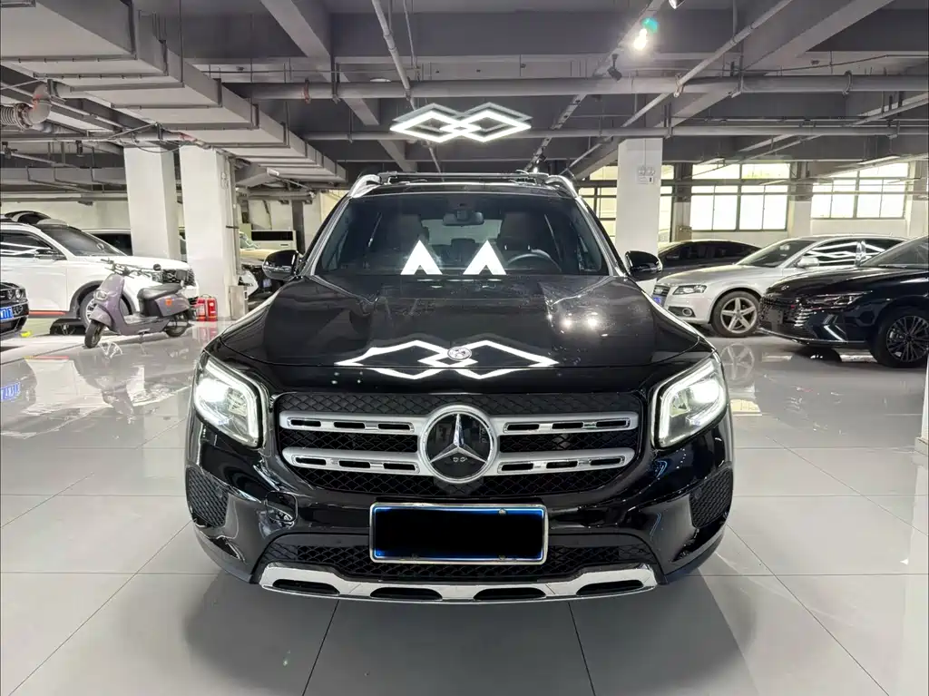 Mercedes-Benz GLB 2023