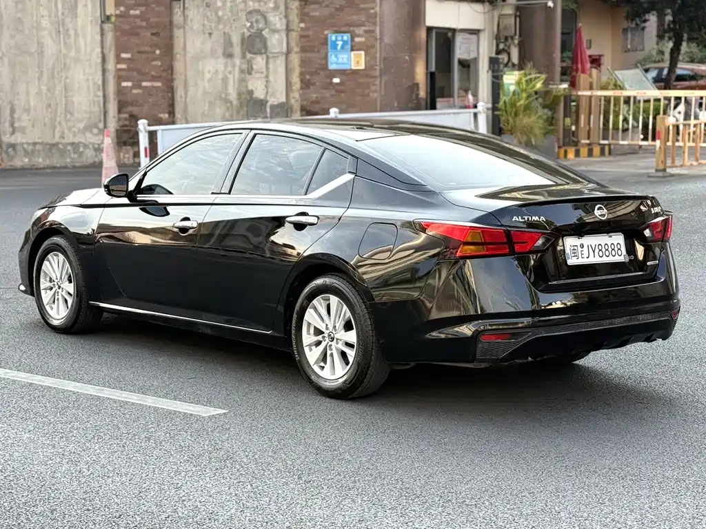 Nissan Teana 2022 — фото 9