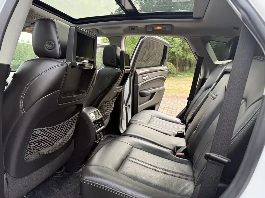 Cadillac SRX 2015 — фото 8