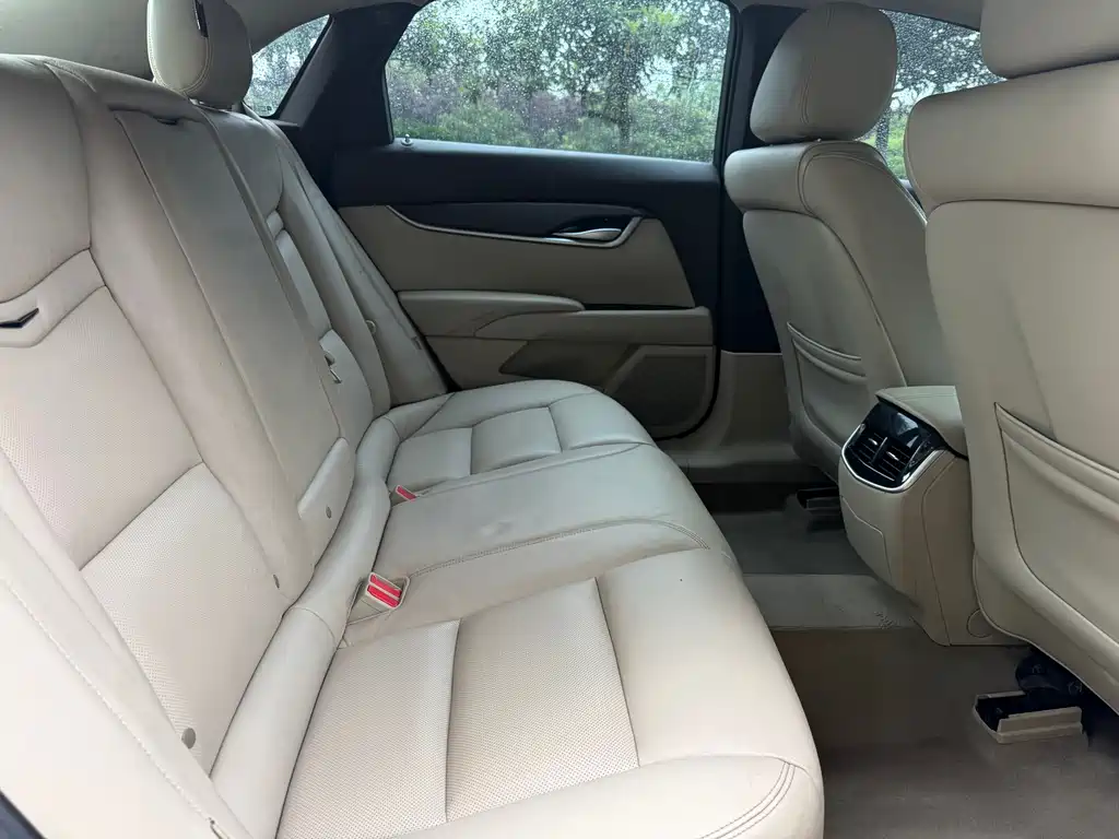 Cadillac XTS 2016 — фото 14