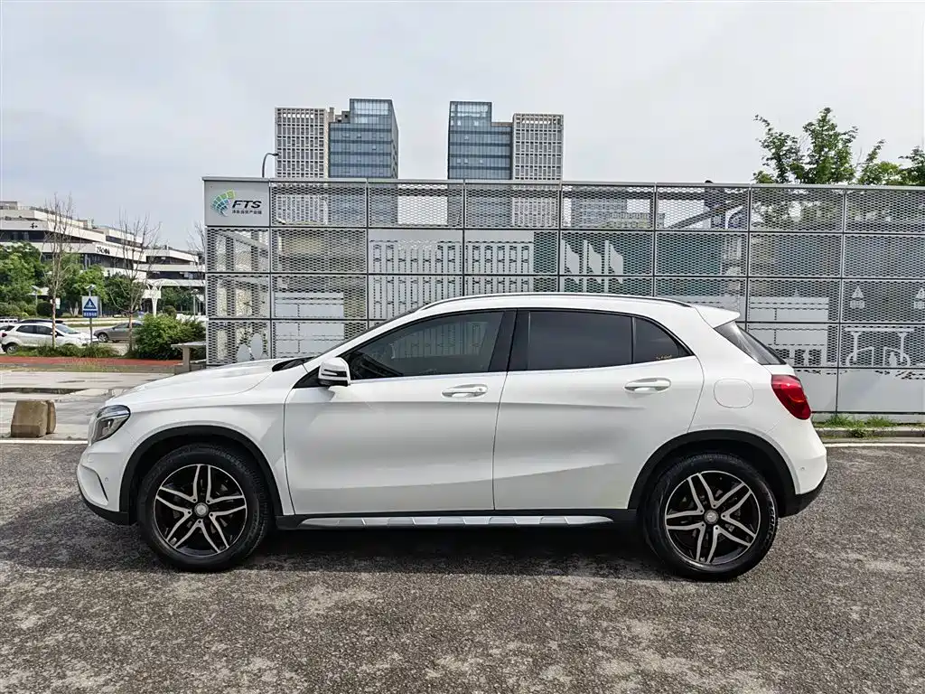 Mercedes-Benz GLA 2016 — фото 11