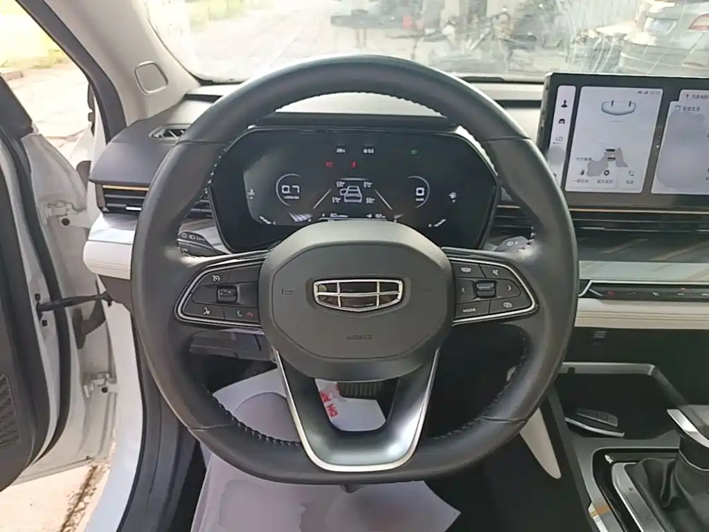Geely Emgrand L 2022 — фото 11