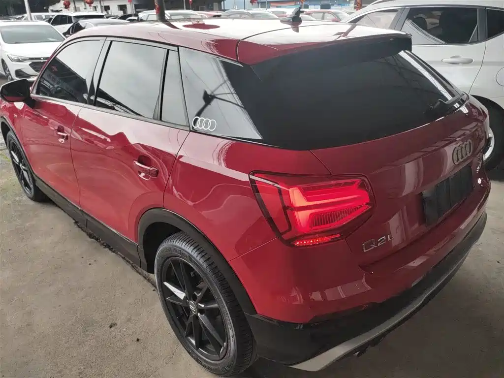 Audi Q2L 2019 — фото 22