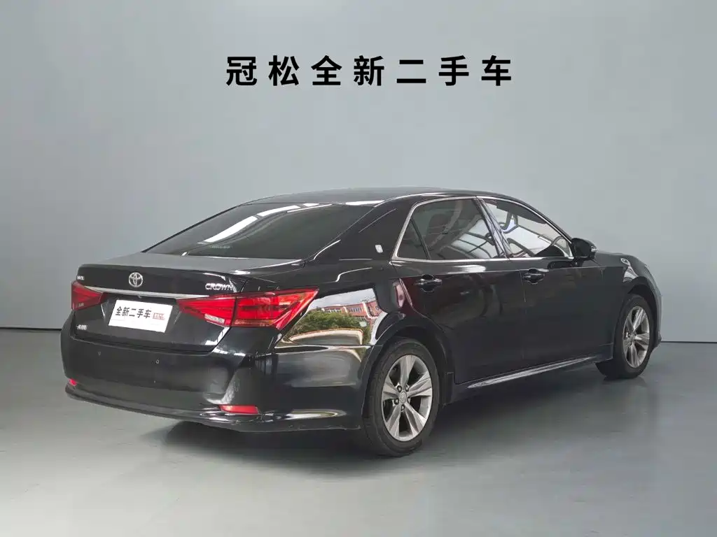 Toyota Crown 2017 — фото 4