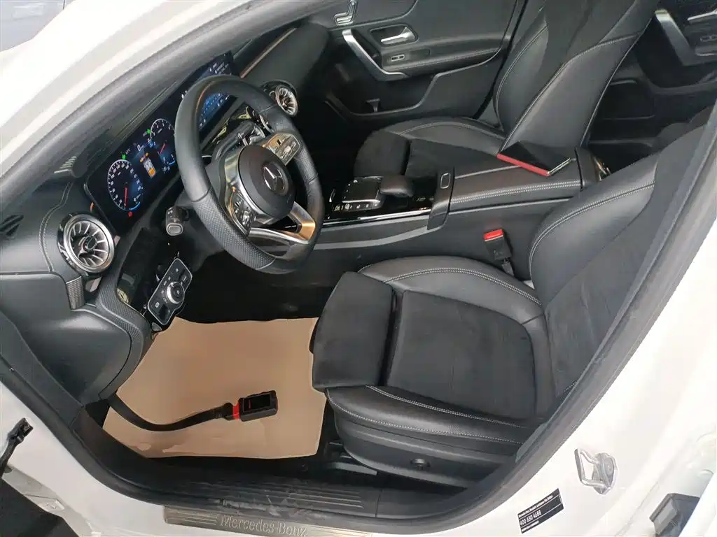 Mercedes-Benz A-Class 2023 — фото 11