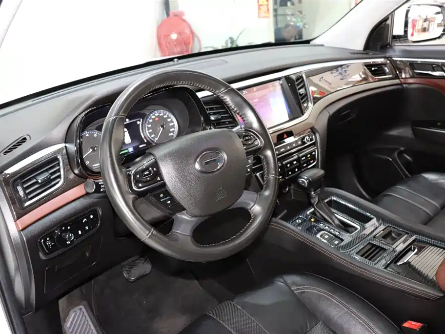 GAC Motor Trumpchi GS8 2018 — фото 9