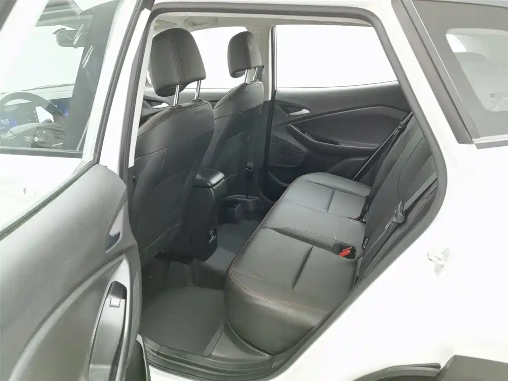 Chevrolet Trax 2023 — фото 15