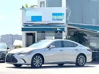 Lexus ES 2021