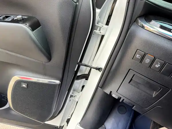 Toyota Vellfire 2023