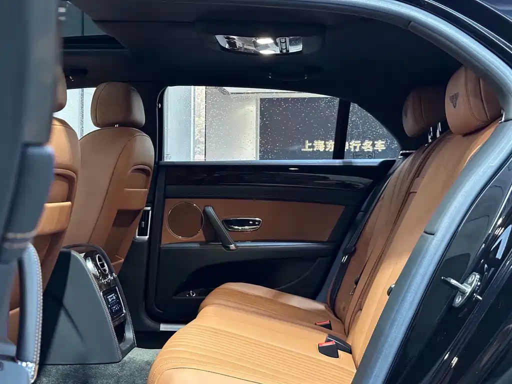 Bentley Flying Spur 2019 — фото 21