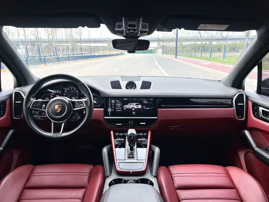 Porsche Cayenne Hybrid 2019 — фото 12