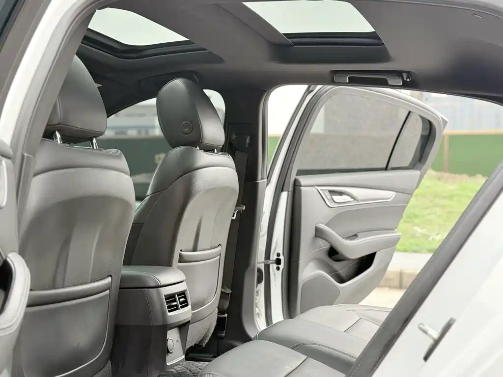 Cadillac CT5 2022 — фото 16