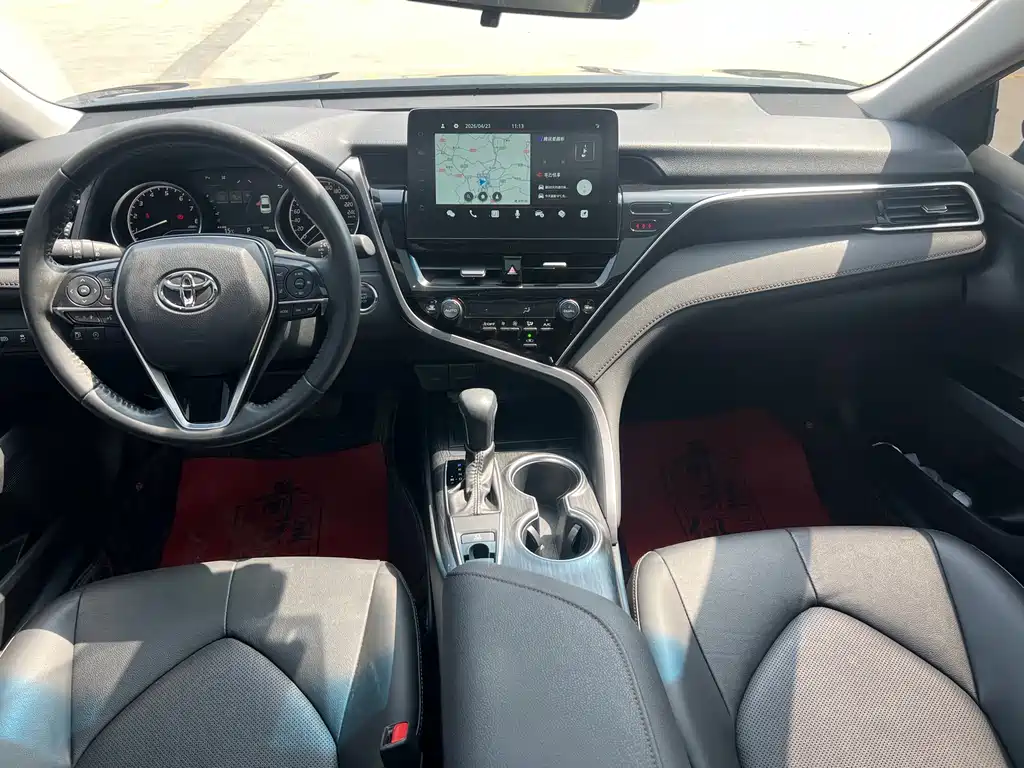 Toyota Camry 2022 — фото 6
