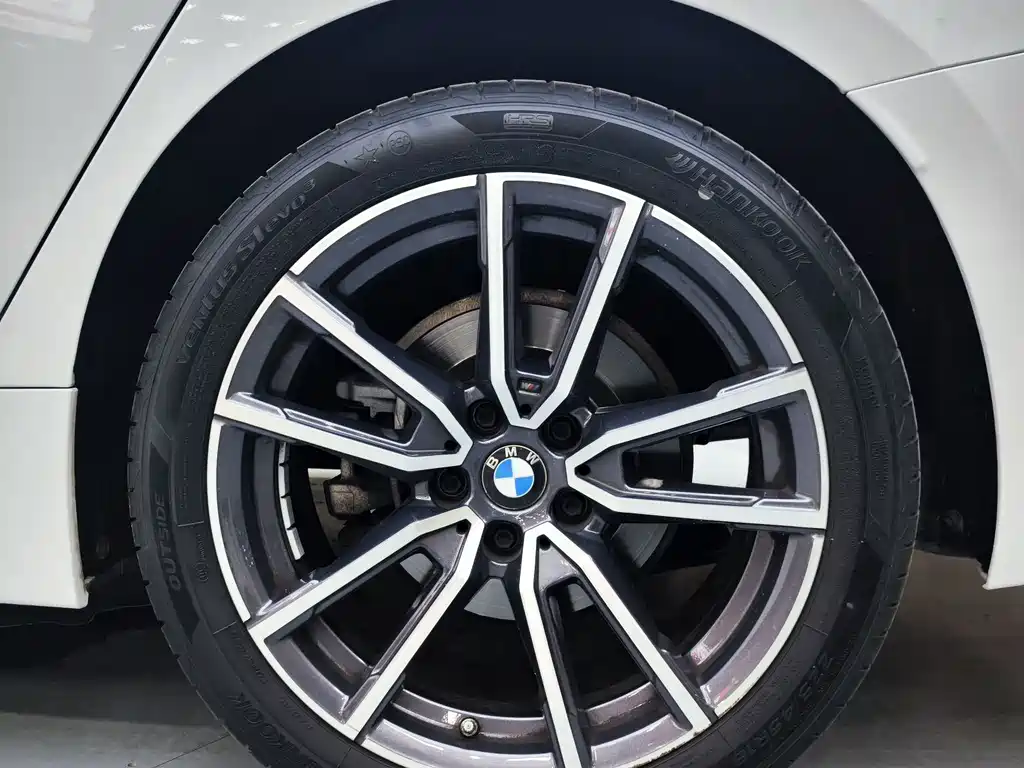 BMW 3 Series 2023 — фото 18