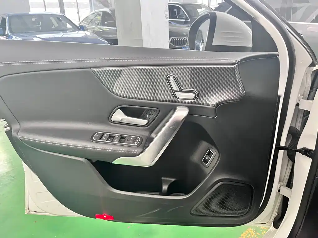 Mercedes-Benz A-Class 2023 — фото 8