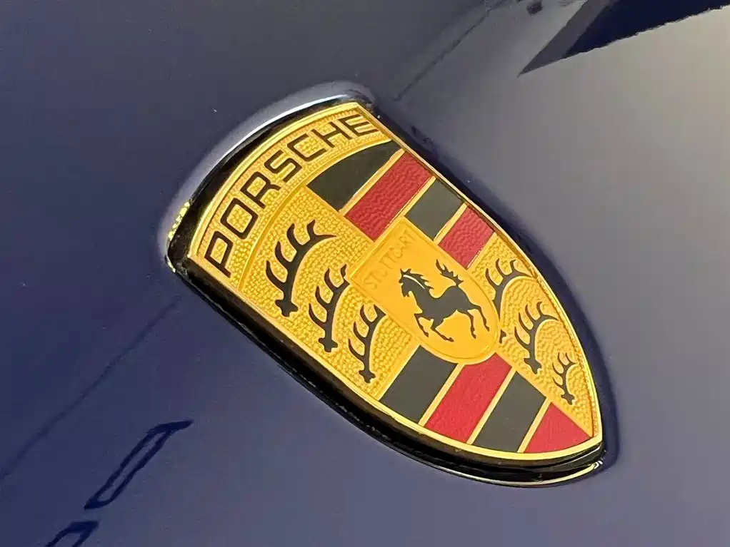 Porsche Taycan 2022 — фото 18