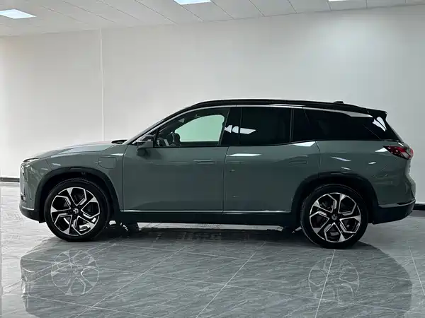 NIO ES8 2021